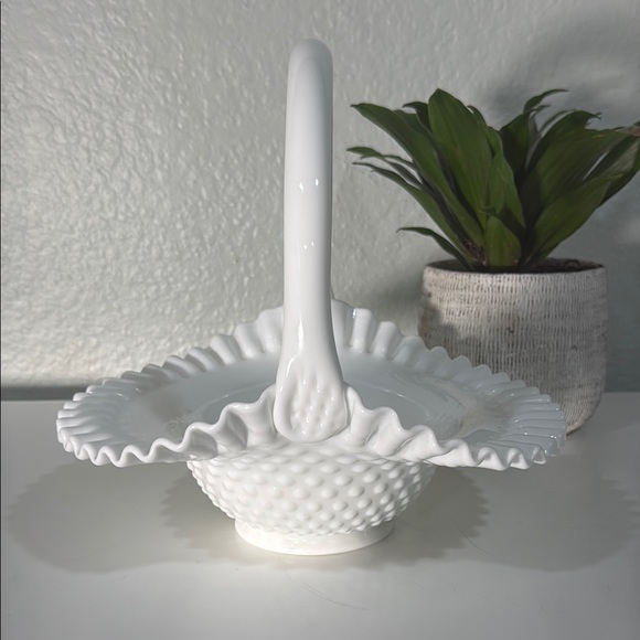 VTG~ Fenton Whit Milk Glass Hobnail Textured Pattern Ruffled Serveware Basket - Picture 2 of 5